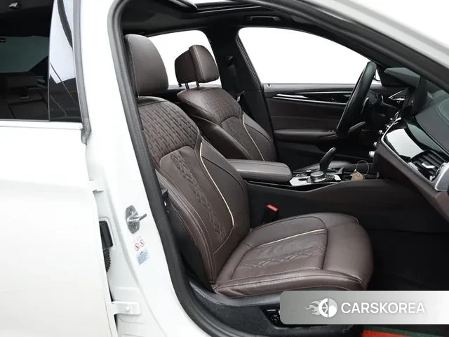 BMW 5 Series (G30) id 3289618 из Кореи 20