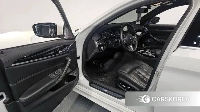 BMW 5 Series (G30) id 3602074 из Кореи 21