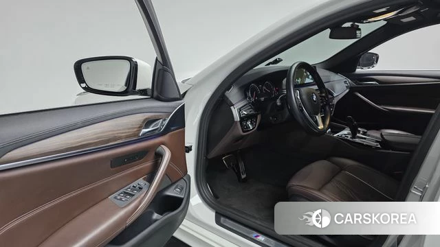 BMW 5 Series (G30) id 3867568 из Кореи 20