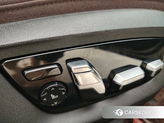 BMW 5 series PHEV id 4234837 из Китая 22