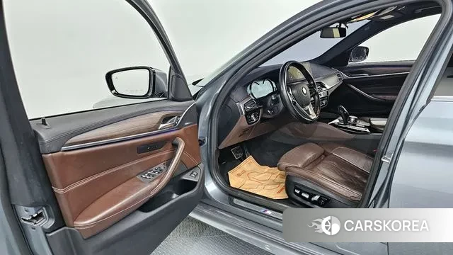 BMW 5 Series (G30) id 3779256 из Кореи 20