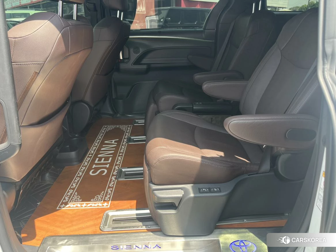 Toyota Saina id 4426789 из Китая 16