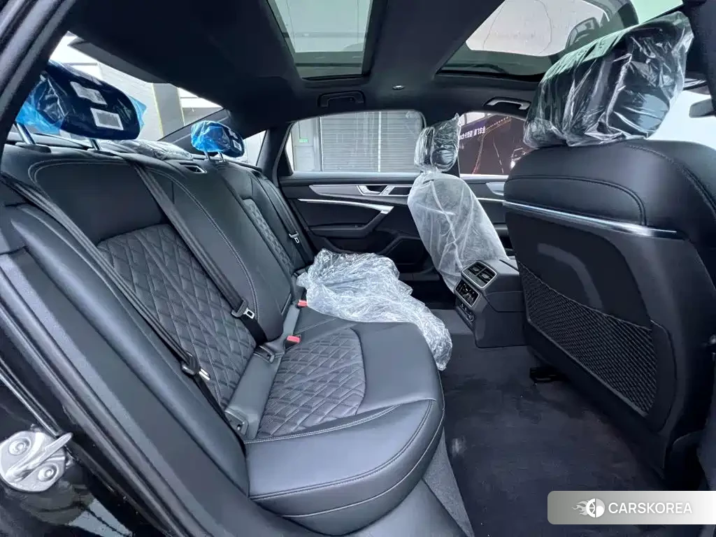 Audi A6L id 4559644 из Китая 33