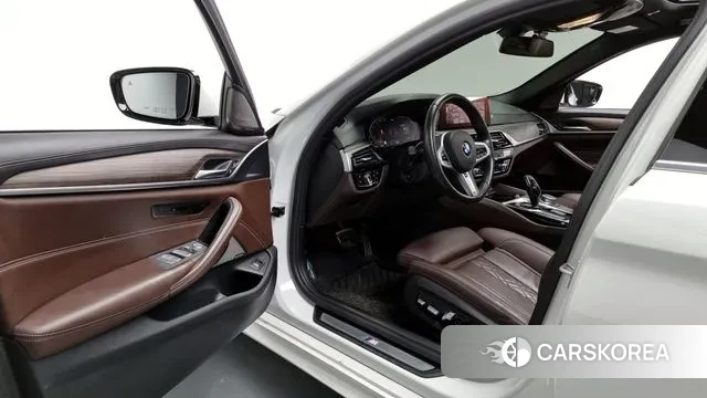 BMW 5 Series (G30) id 3302030 из Кореи 20