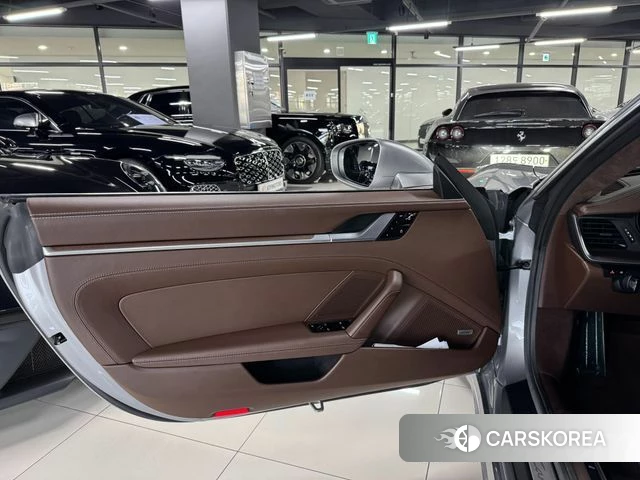 Porsche 911(992) id 4849492 из Кореи 19