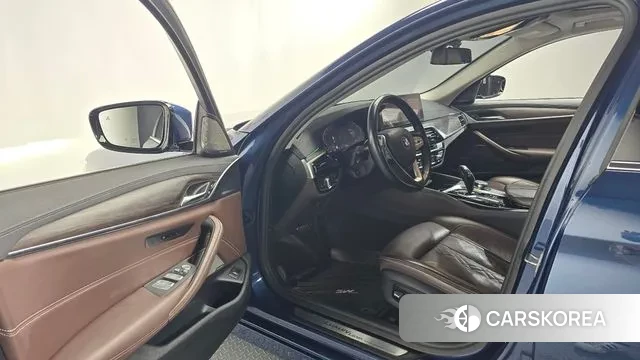 BMW 5 Series (G30) id 3361953 из Кореи 20