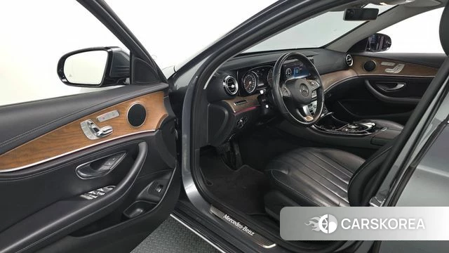 Mercedes-Benz E-Class W213 id 3911896 из Кореи 20