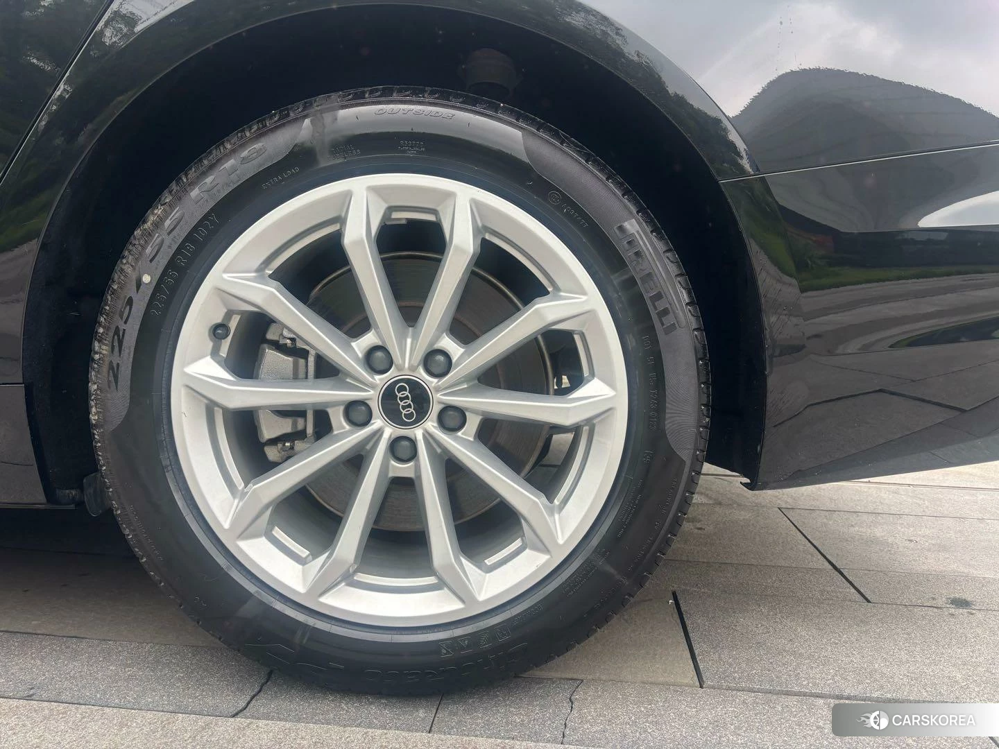 Audi A6L id 4452980 из Китая 15