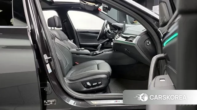 BMW 5 Series (G30) id 3639750 из Кореи 20