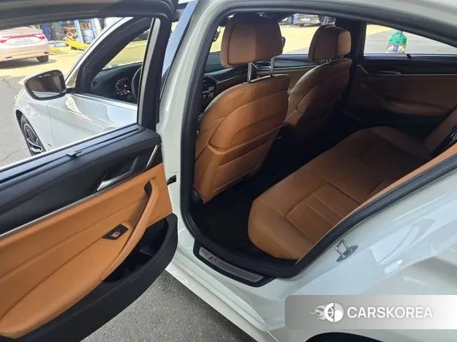 BMW 5 Series (G30) id 3770742 из Кореи 11