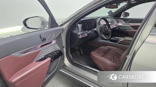 BMW 7 Series (G70) id 3883515 из Кореи 20