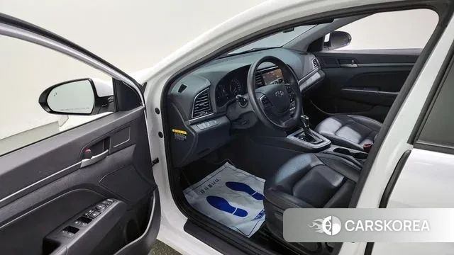 Hyundai Avante AD id 3779102 из Кореи 20