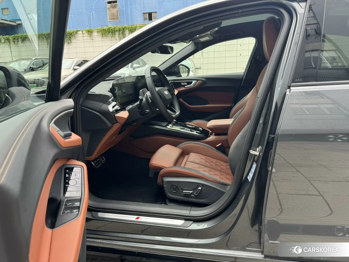 Audi A5L id 4467532 из Китая 10