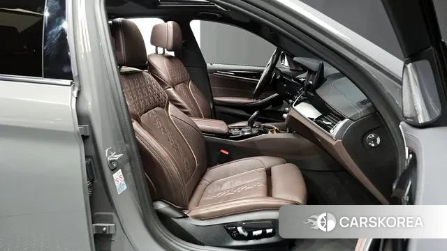 BMW 5 Series (G30) id 3384165 из Кореи 20