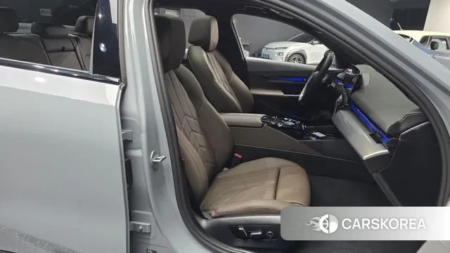 BMW 5 Series (G60) id 3580569 из Кореи 20