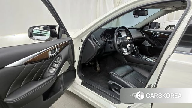 Infiniti Q50 id 4188611 из Кореи 20