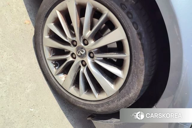 Infiniti Q50L id 4242587 из Китая 17