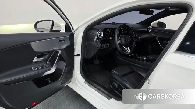 Mercedes-Benz A-Class W177 id 4692495 из Кореи 31