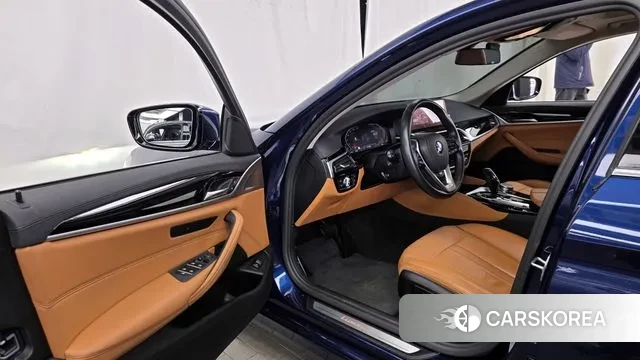 BMW 5 Series (G30) id 3686961 из Кореи 20