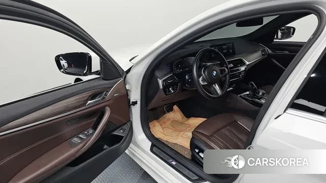 BMW 5 Series (G30) id 3499265 из Кореи 20