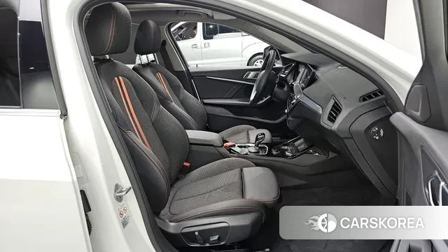 BMW 1 Series (F40) id 2970057 из Кореи 20