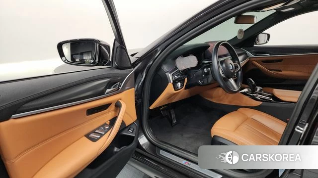 BMW 5 Series (G30) id 4500101 из Кореи 35