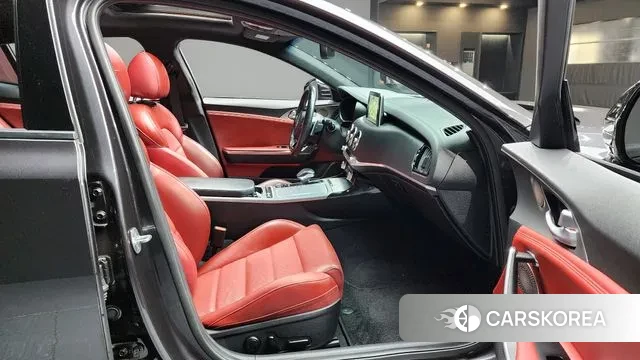 Kia Stinger id 3661296 из Кореи 20