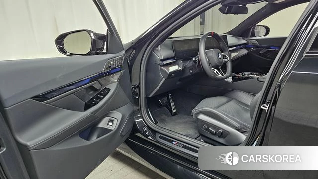 BMW M5 (G90) id 4400151 из Кореи 33