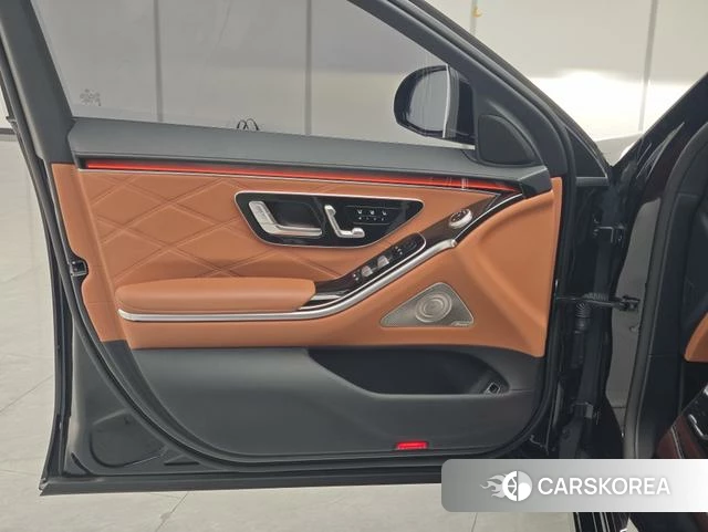 Mercedes-Benz Maybach S-class id 4387249 из Китая 22