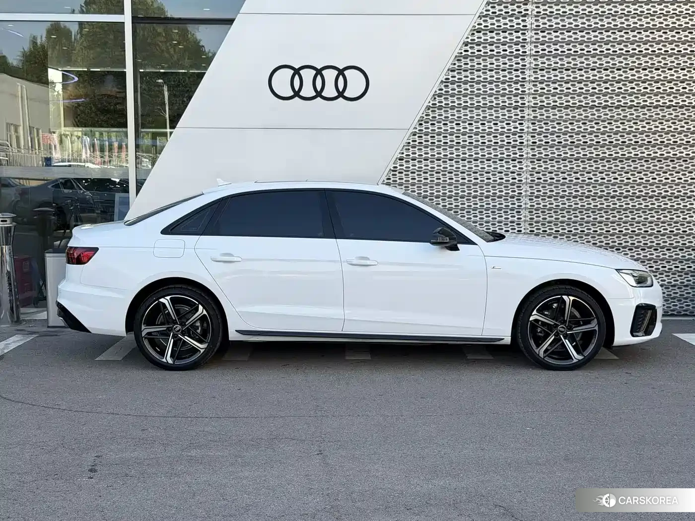 Audi A4L id 4681179 из Китая 21