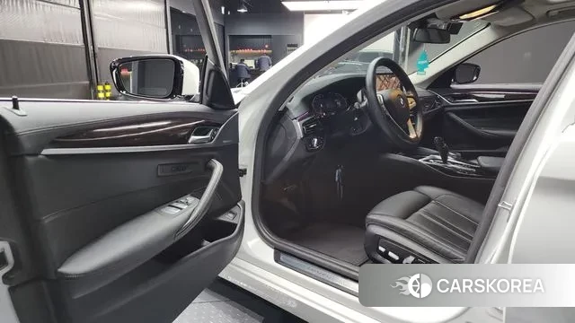 BMW 5 Series (G30) id 3508132 из Кореи 20