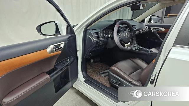 Lexus CT200h id 3899635 из Кореи 20