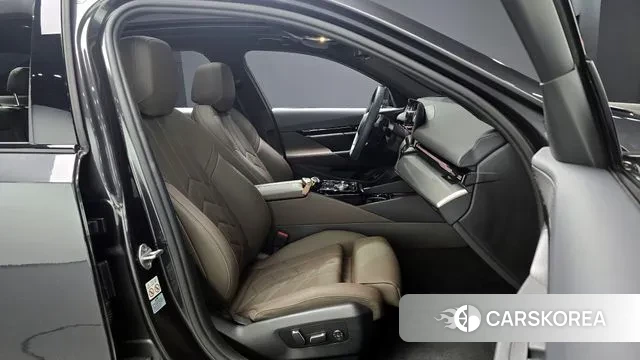 BMW 5 Series (G60) id 3523373 из Кореи 20