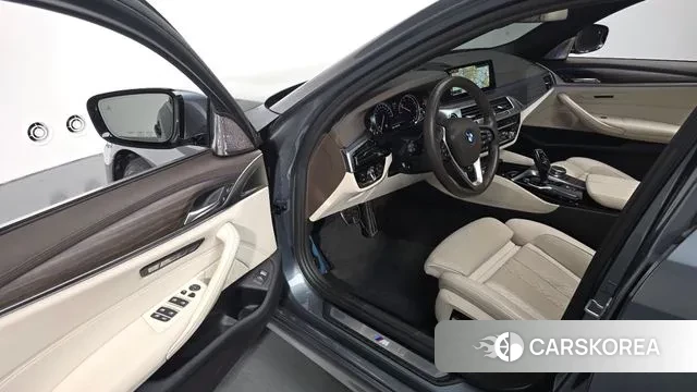 BMW 5 Series (G30) id 3039560 из Кореи 20