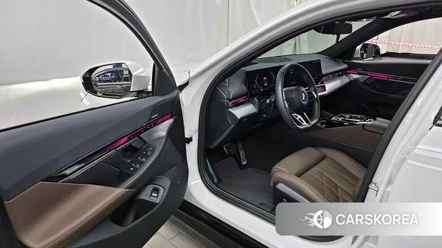 BMW 5 Series (G60) id 3316551 из Кореи 20