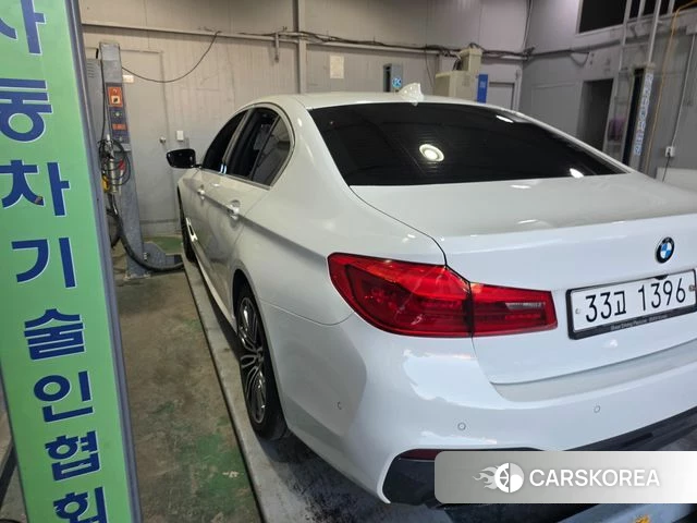 BMW 5 Series (G30) id 4403559 из Кореи 16