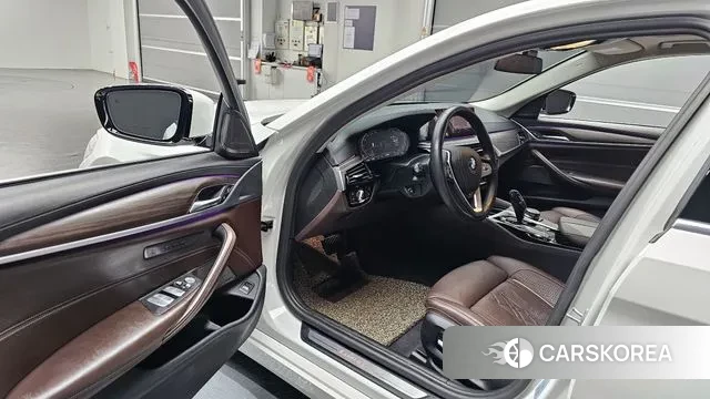 BMW 5 Series (G30) id 3626457 из Кореи 20