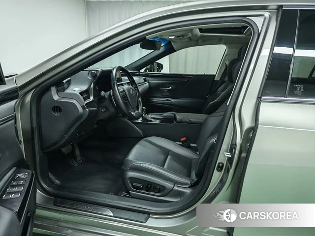 Lexus ES id 4208587 из Китая 20