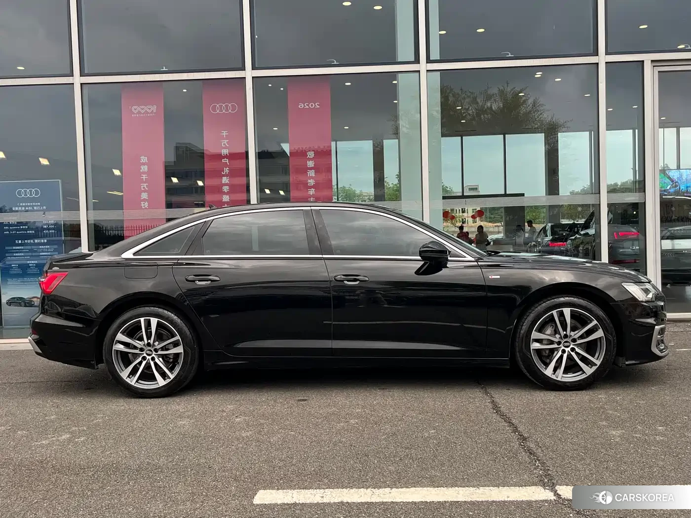 Audi A6L id 4570497 из Китая 17