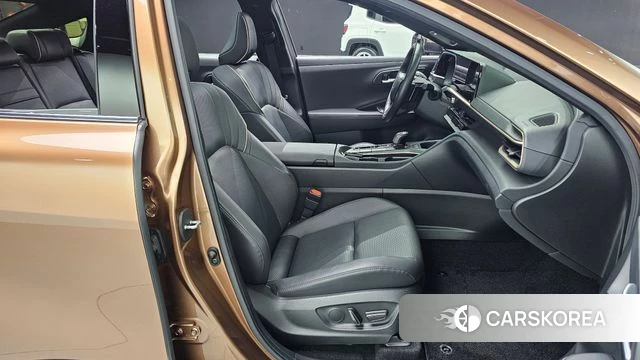 Toyota Crown Crossover id 4533978 из Кореи 20