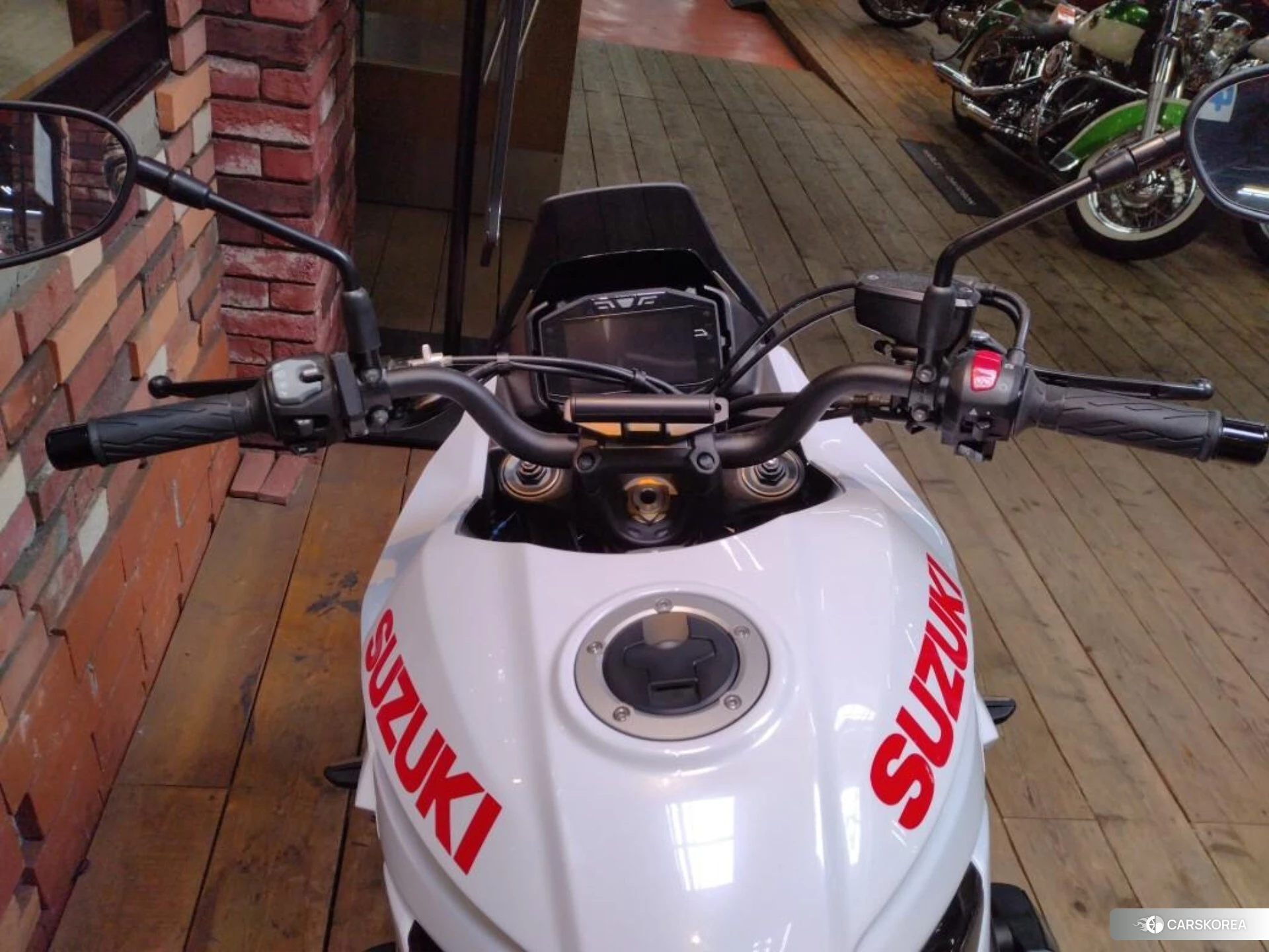 Suzuki GSX-S1000S Katana id 3947864 из Японии 10