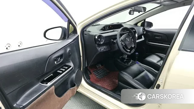 Toyota Prius C id 3494635 из Кореи 20