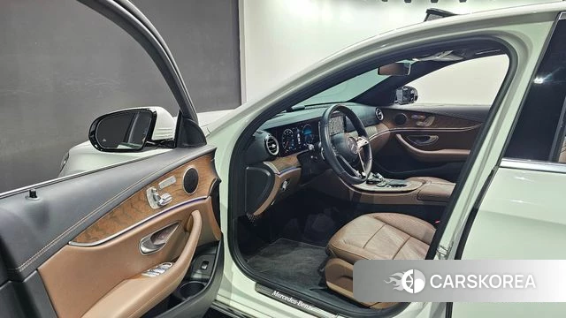 Mercedes-Benz E-Class W213 id 4396661 из Кореи 31
