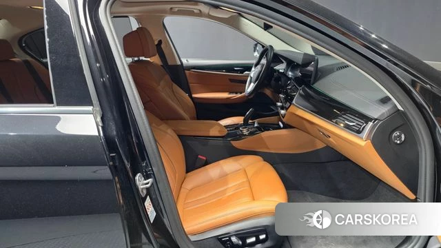 BMW 5 Series (G30) id 3818769 из Кореи 20