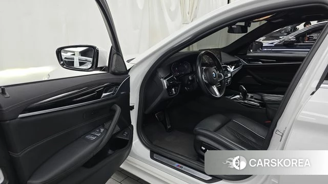 BMW 5 Series (G30) id 4687985 из Кореи 31