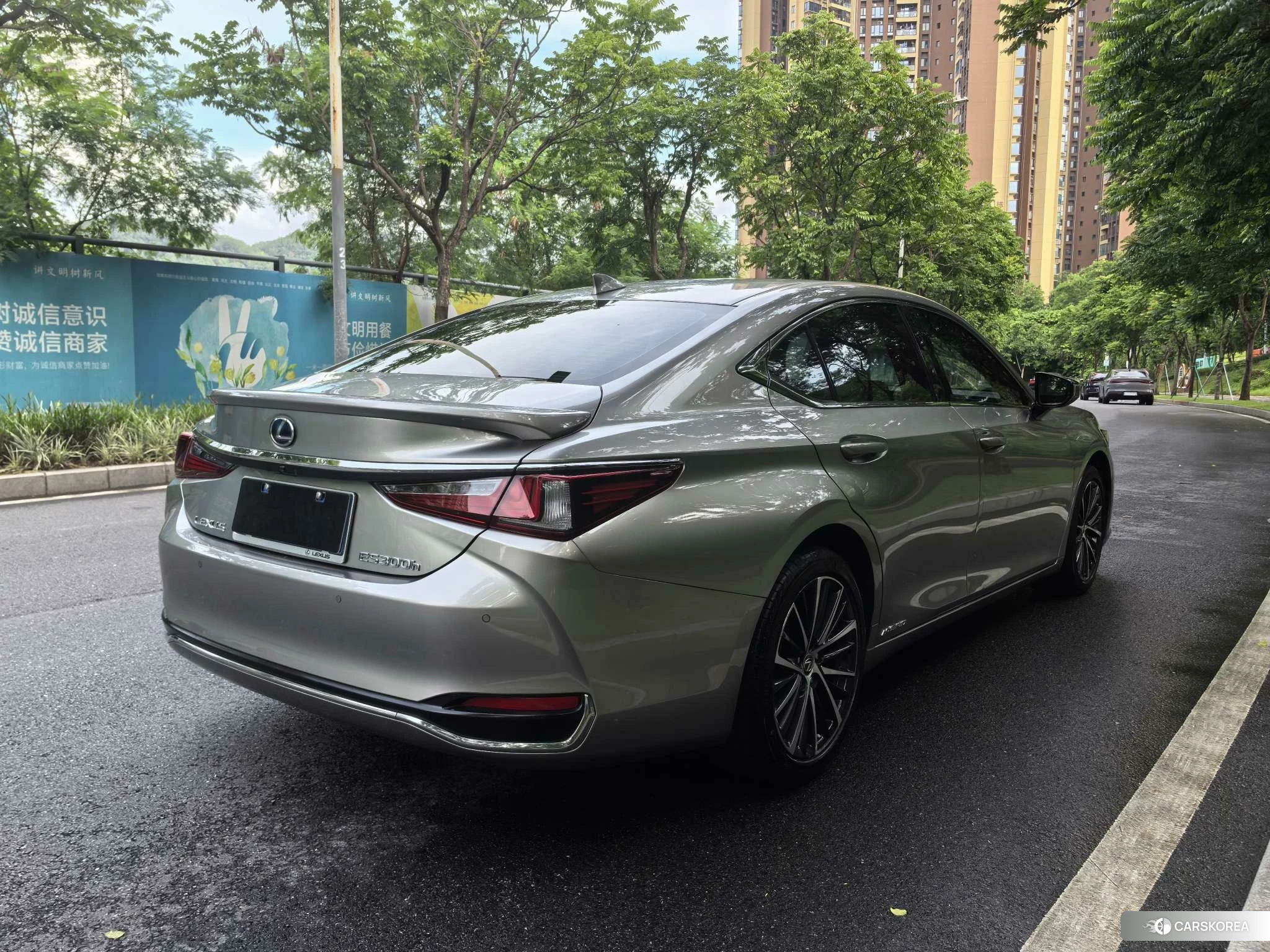 Lexus ES id 4486588 из Китая 13