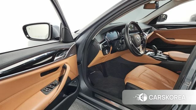 BMW 5 Series (G30) id 4596051 из Кореи 34
