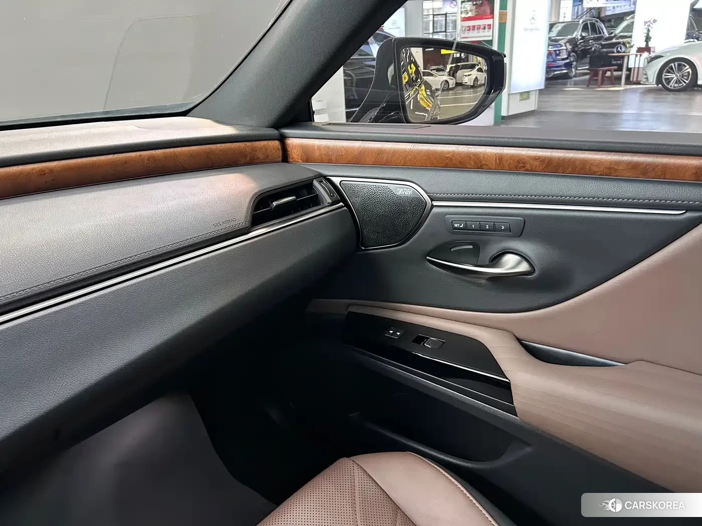 Lexus ES id 4628022 из Китая 32