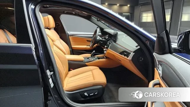 BMW 5 Series (G30) id 3452500 из Кореи 20