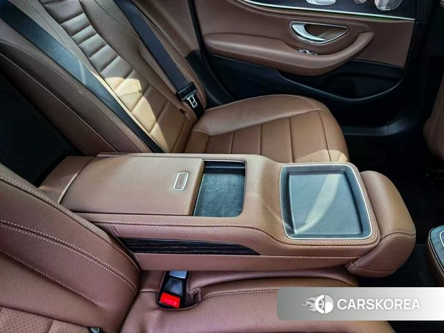 Mercedes-Benz E-class id 3896169 из Китая 23